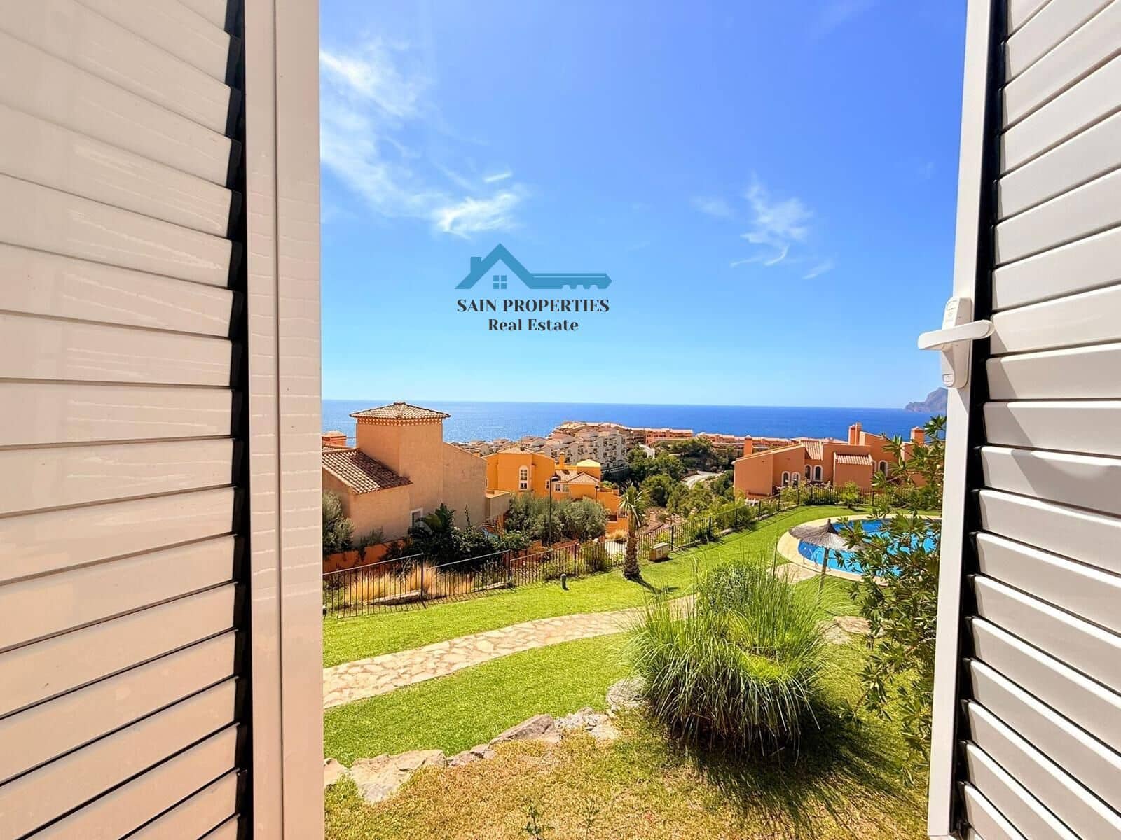 3 slaapkamer Halfvrijstaande villa te koop in Calpe / Calp met zwembad garage - € 420.000 (Ref: 9373959)