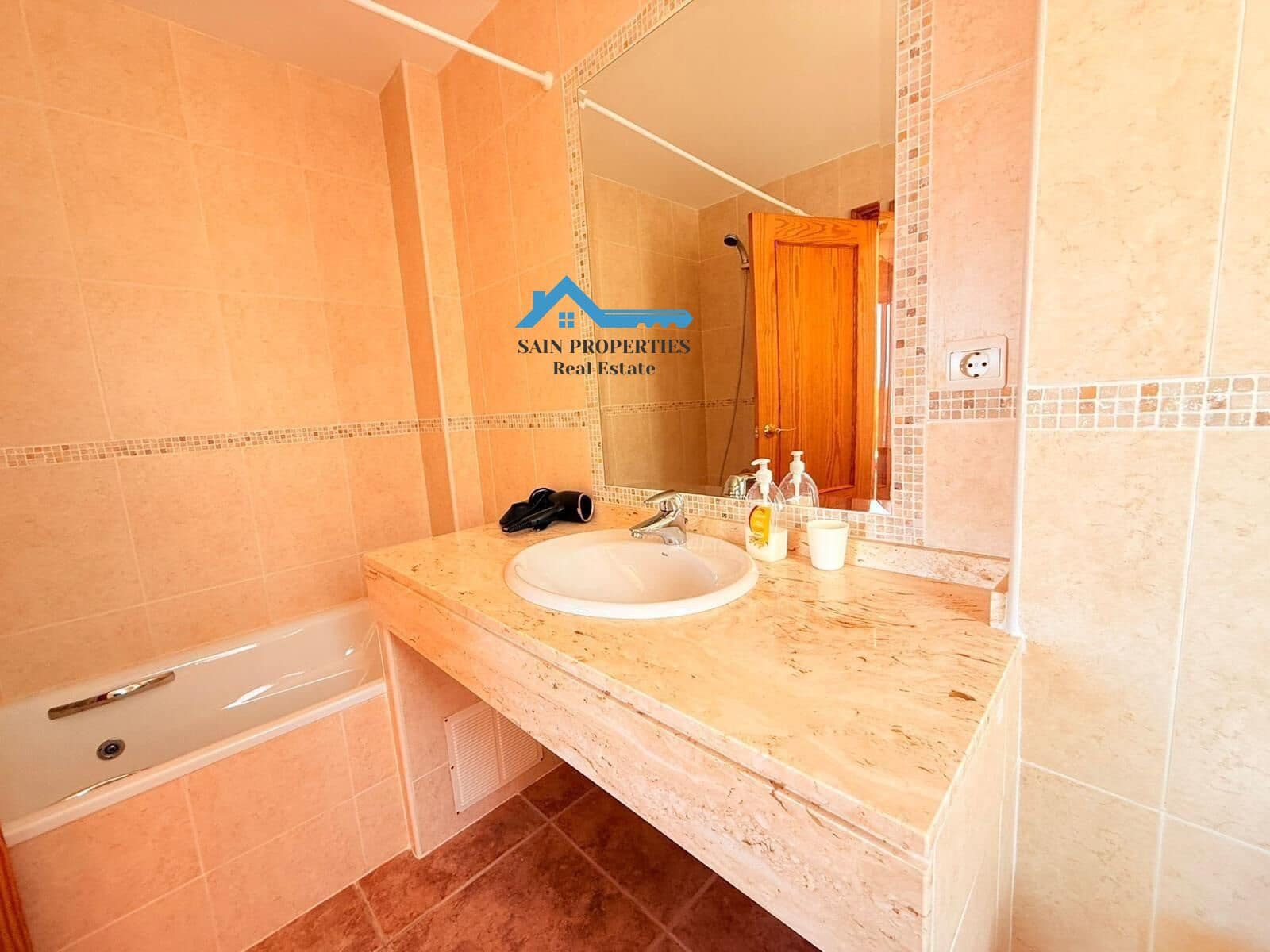 3 slaapkamer Halfvrijstaande villa te koop in Calpe / Calp met zwembad garage - € 420.000 (Ref: 9373959)