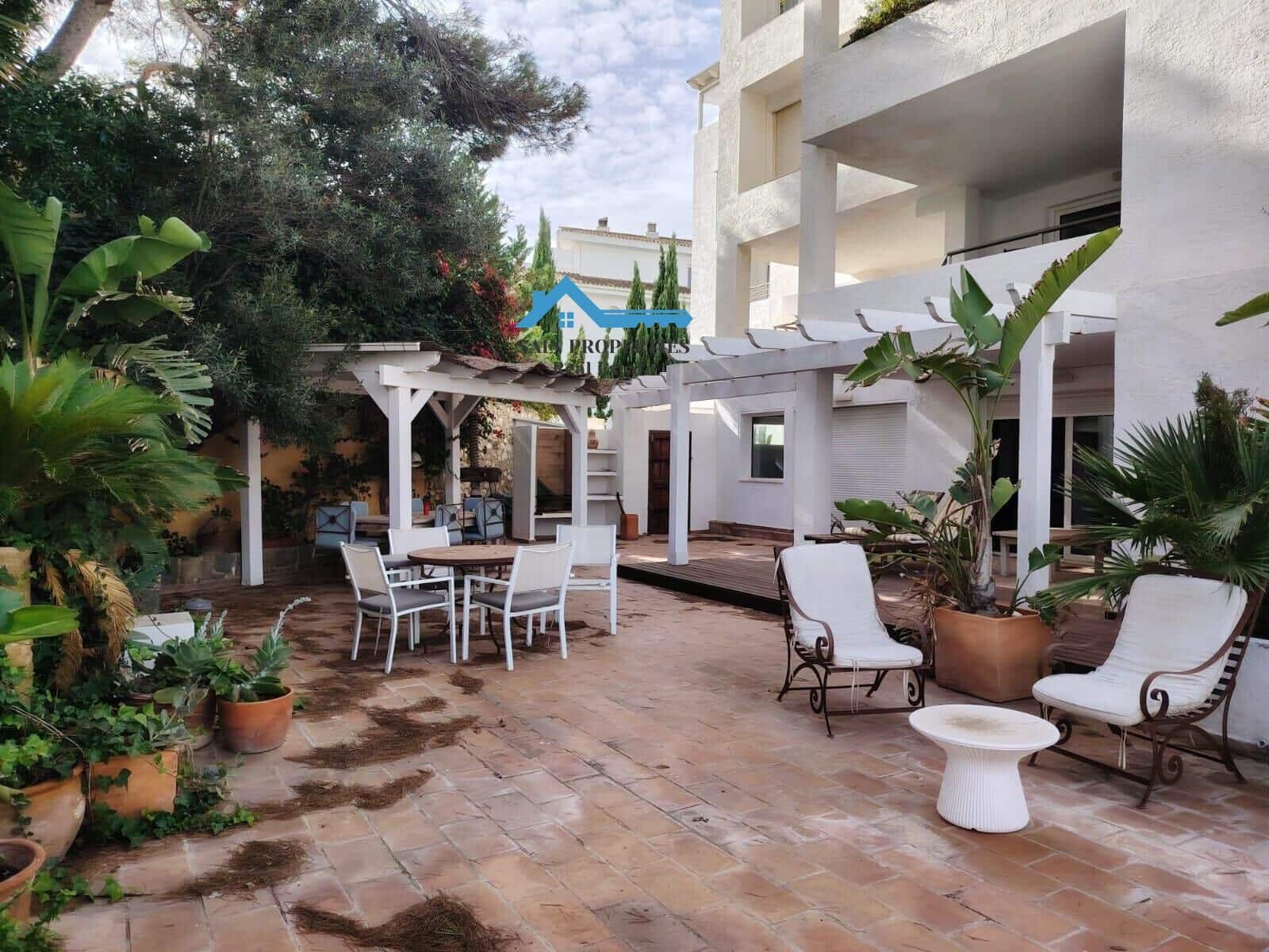 4 sypialnia Willa na sprzedaż w Altea z basenem garażem - 1 500 000 € (Ref: 9395965)