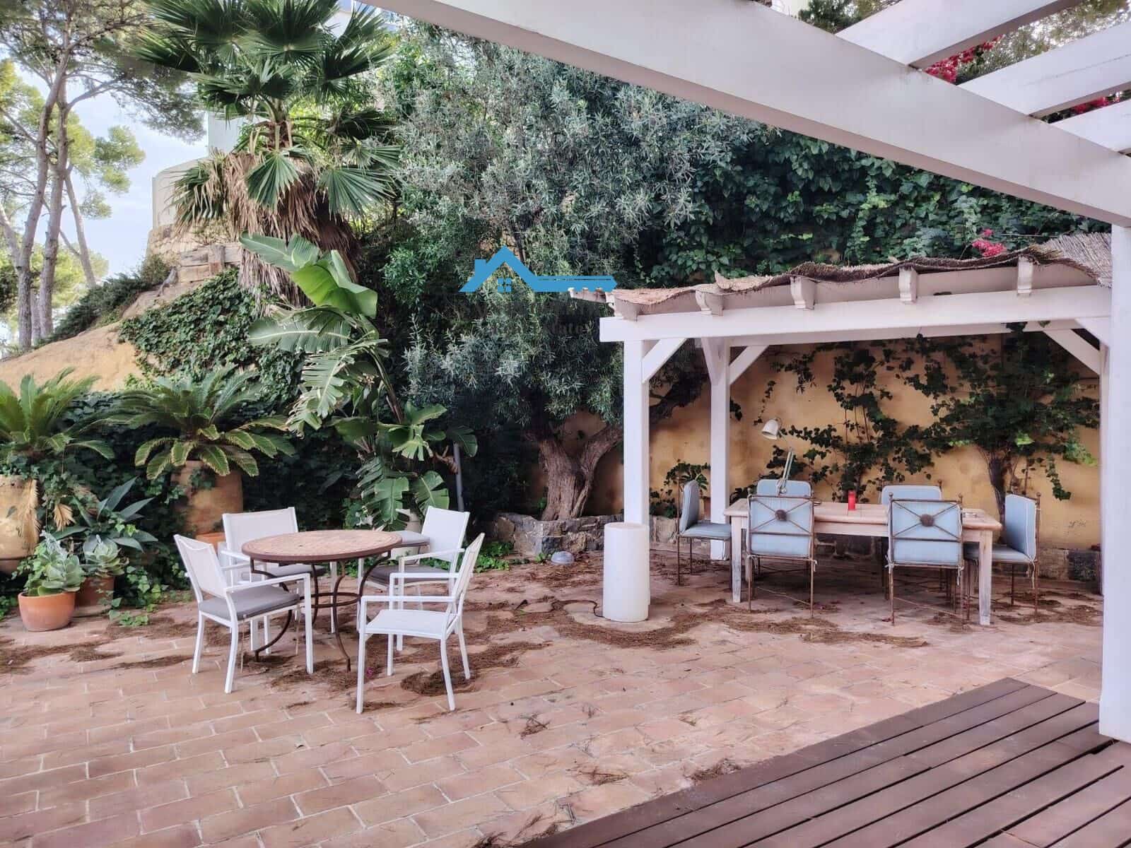 4 sypialnia Willa na sprzedaż w Altea z basenem garażem - 1 500 000 € (Ref: 9395965)