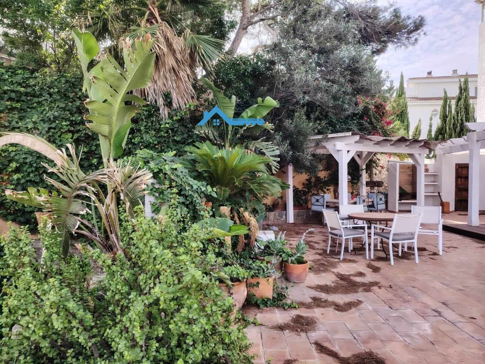 4 sypialnia Willa na sprzedaż w Altea z basenem garażem - 1 500 000 € (Ref: 9395965)