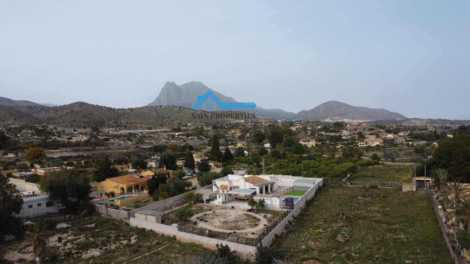 4 chambre Villa/Maison à vendre à La Villajoyosa / Vila Joiosa avec piscine - 395 000 € (Ref: 9406811)