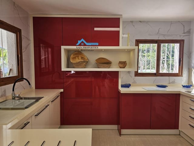 4 sypialnia Willa na sprzedaż w Altea z basenem garażem - 599 000 € (Ref: 9406814)