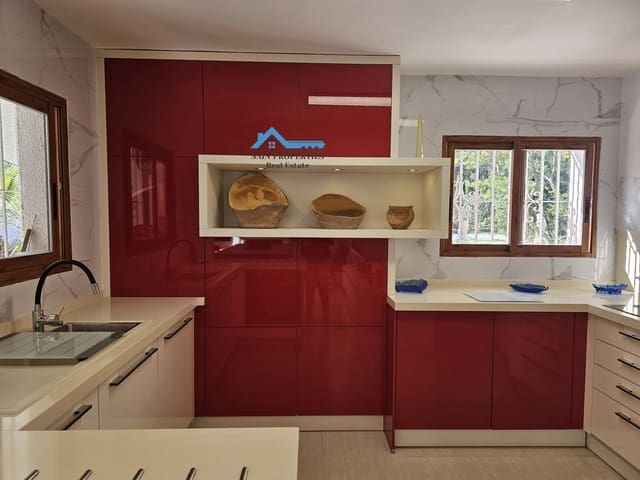 4 sypialnia Willa na sprzedaż w Altea z basenem garażem - 599 000 € (Ref: 9406814)