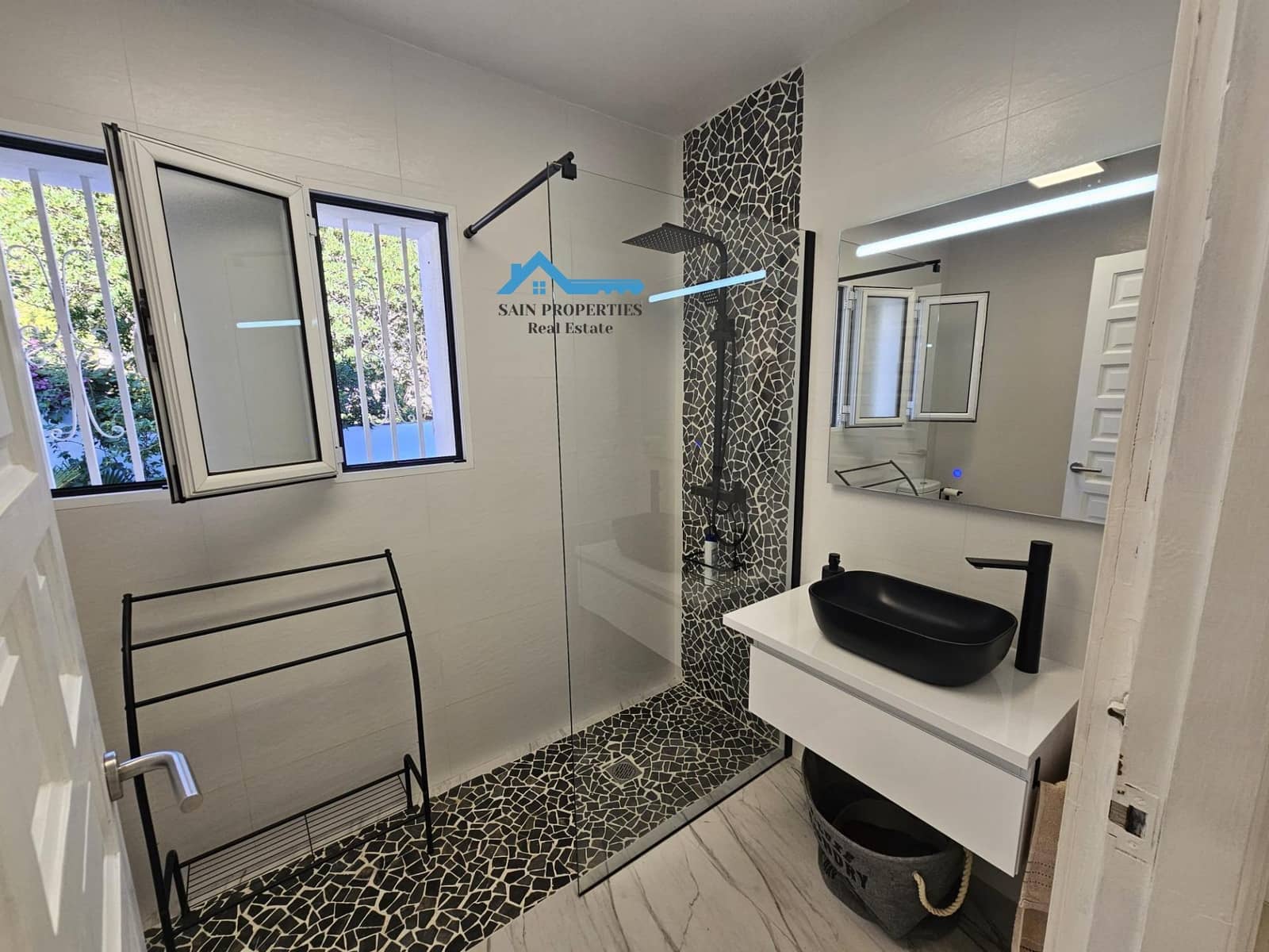 4 sypialnia Willa na sprzedaż w Altea z basenem garażem - 599 000 € (Ref: 9406814)