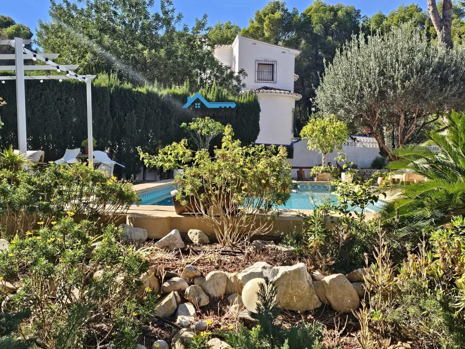 4 sypialnia Willa na sprzedaż w Altea z basenem garażem - 599 000 € (Ref: 9406814)