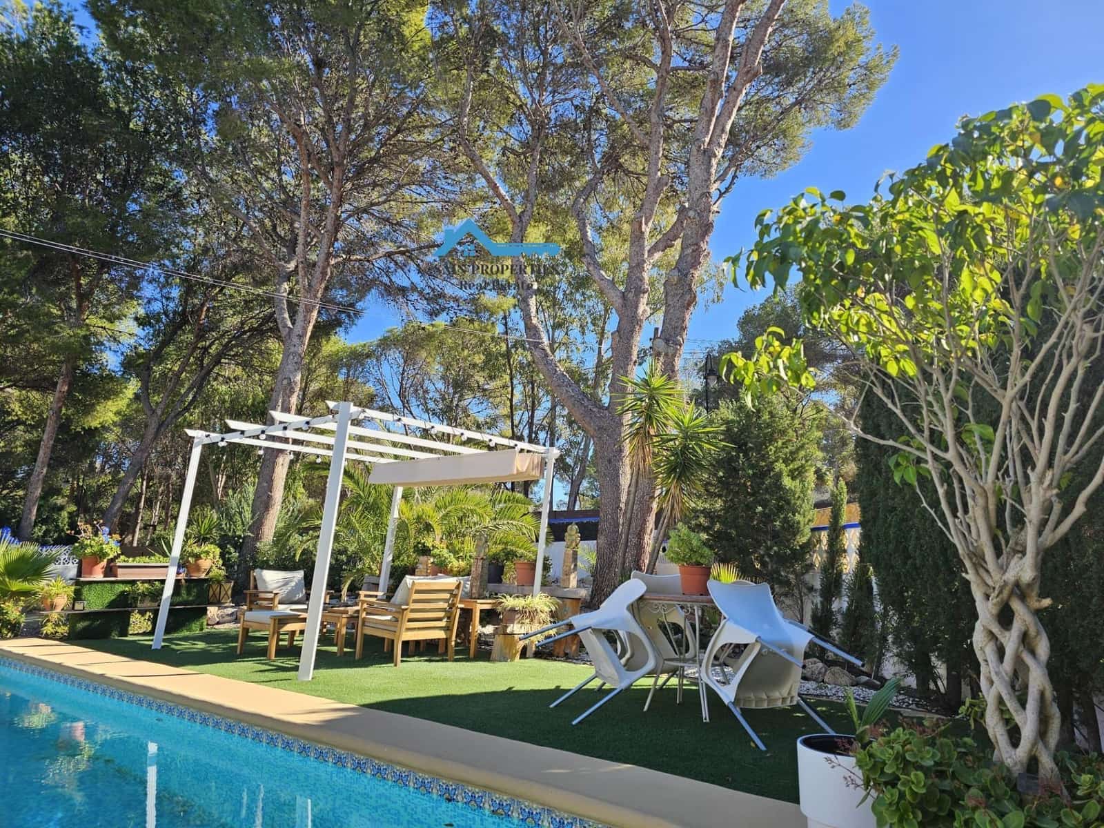 4 sypialnia Willa na sprzedaż w Altea z basenem garażem - 599 000 € (Ref: 9406814)