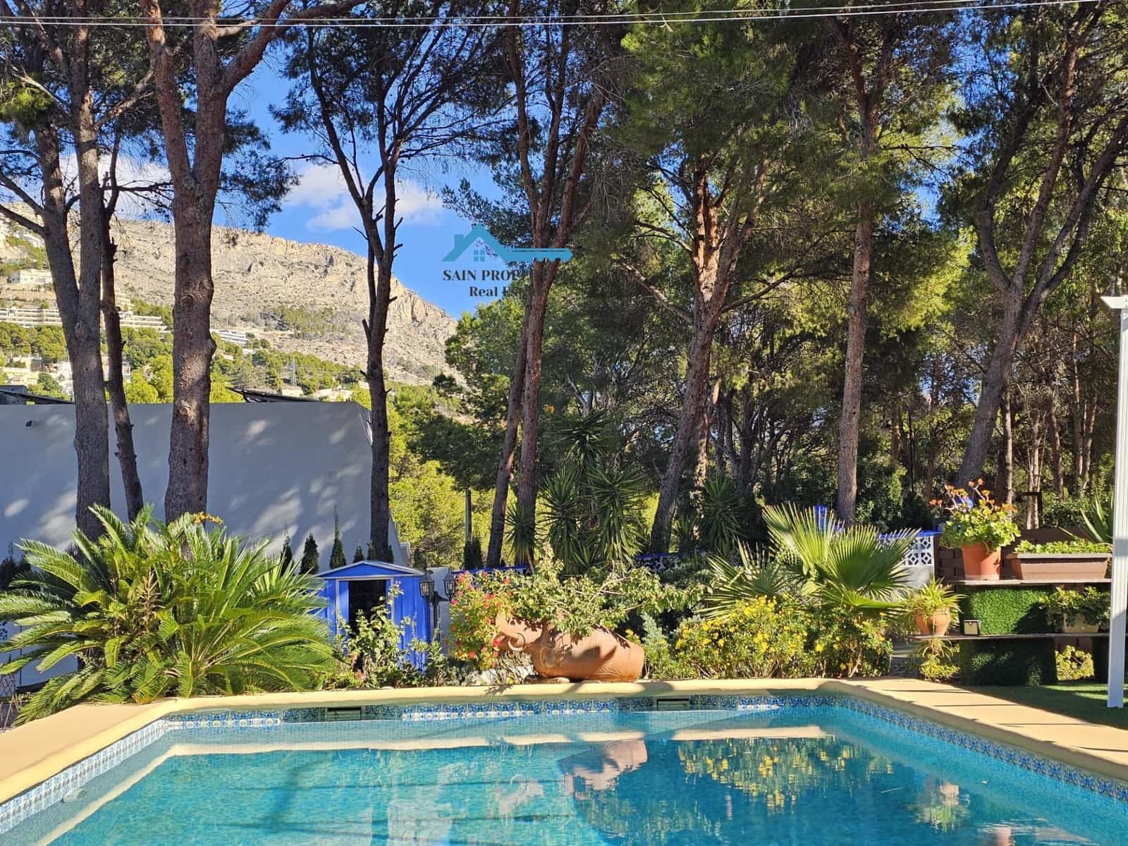 4 sypialnia Willa na sprzedaż w Altea z basenem garażem - 599 000 € (Ref: 9406814)