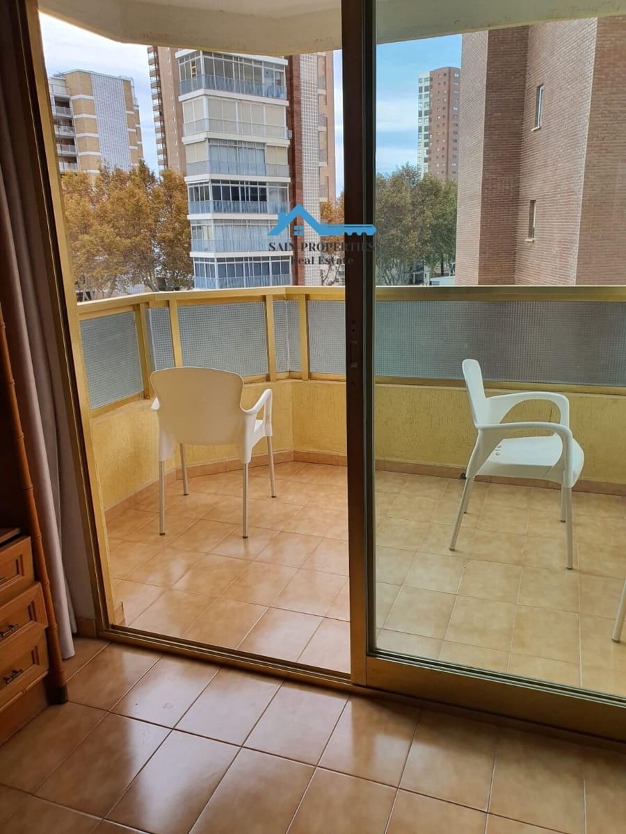 2 sovrum Lägenhet till salu i Benidorm med pool - 210 000 € (Ref: 9414069)