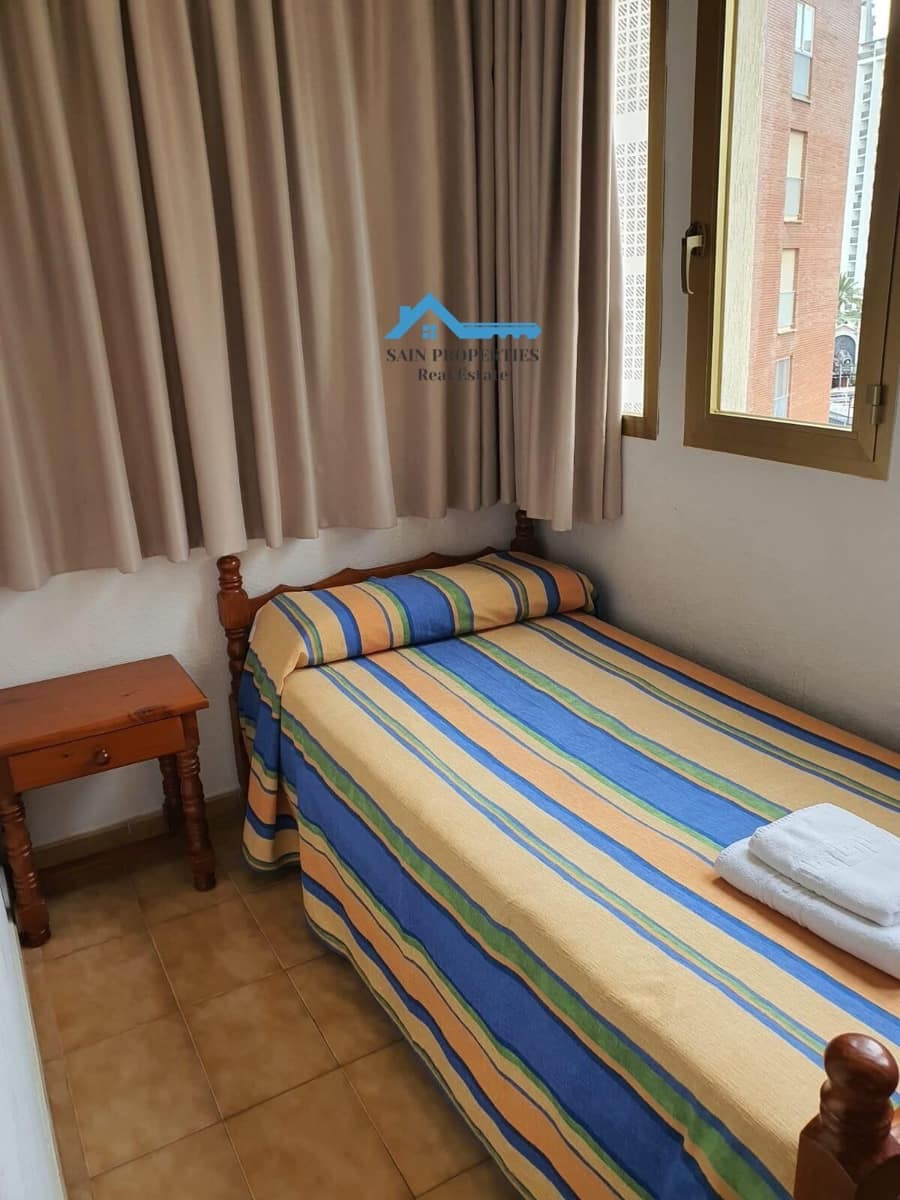 2 sovrum Lägenhet till salu i Benidorm med pool - 210 000 € (Ref: 9414069)