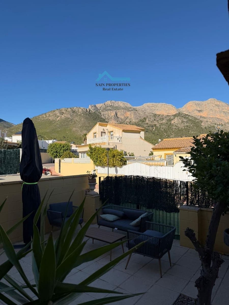 3 makuuhuone Huvila myytävänä paikassa Polop mukana uima-altaan - 280 000 € (Ref: 9419680)