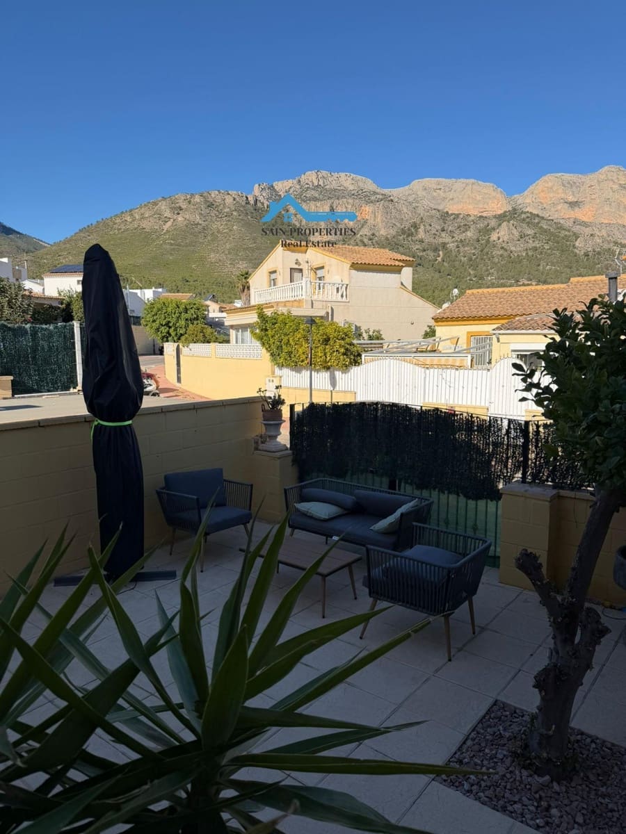 3 makuuhuone Huvila myytävänä paikassa Polop mukana uima-altaan - 280 000 € (Ref: 9419680)