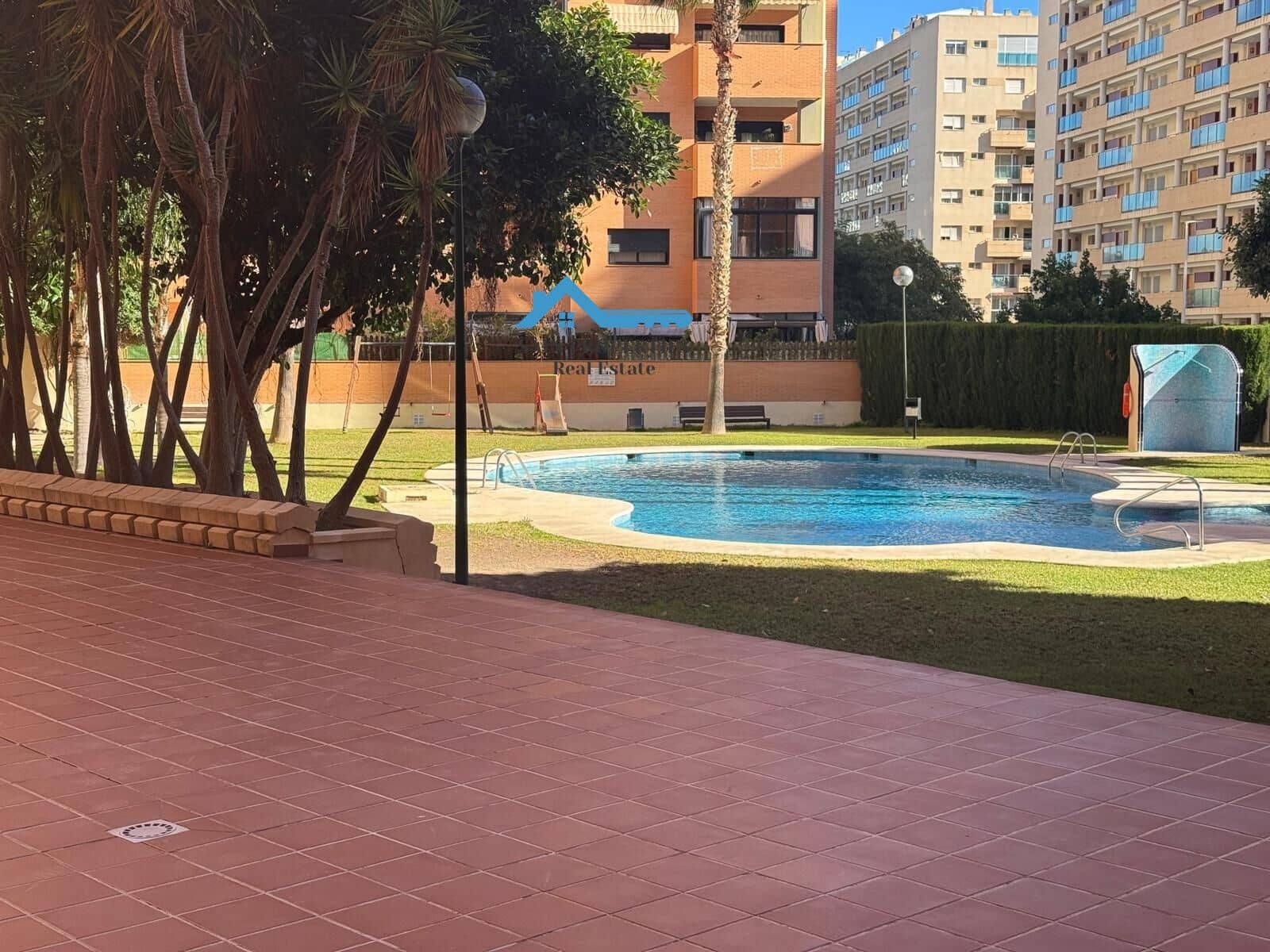 Piso de 1 habitación en La Villajoyosa / Vila Joiosa en venta con piscina garaje - 225.000 € (Ref: 9427160)