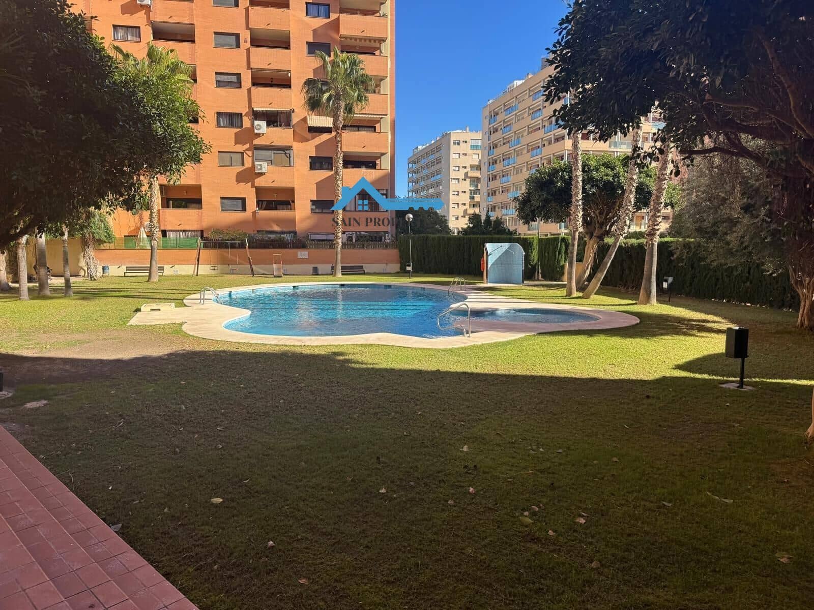 Piso de 1 habitación en La Villajoyosa / Vila Joiosa en venta con piscina garaje - 225.000 € (Ref: 9427160)