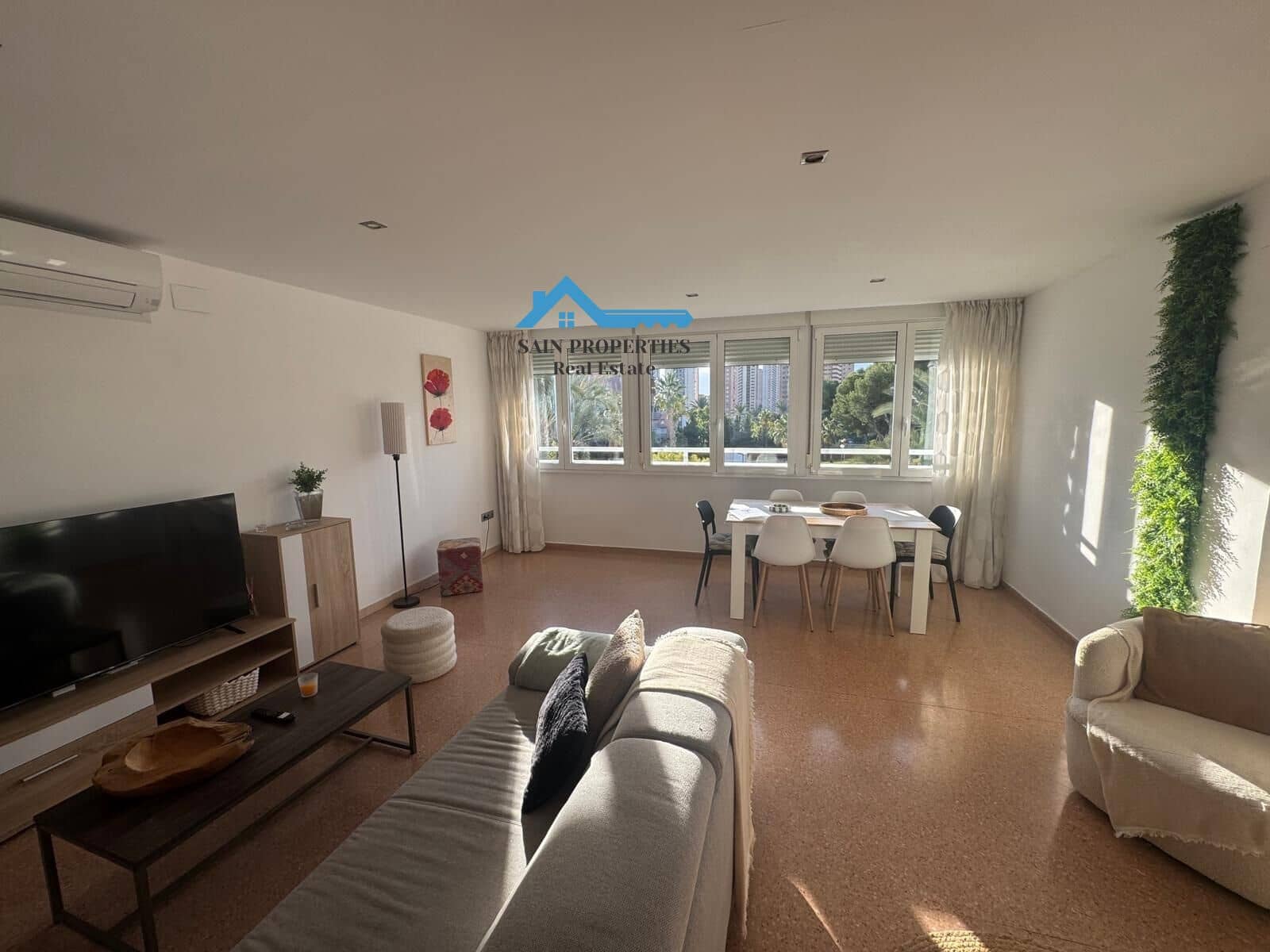 2 bedroom Flat for sale in Benidorm with pool - € 239,000 (Ref: 9440083)