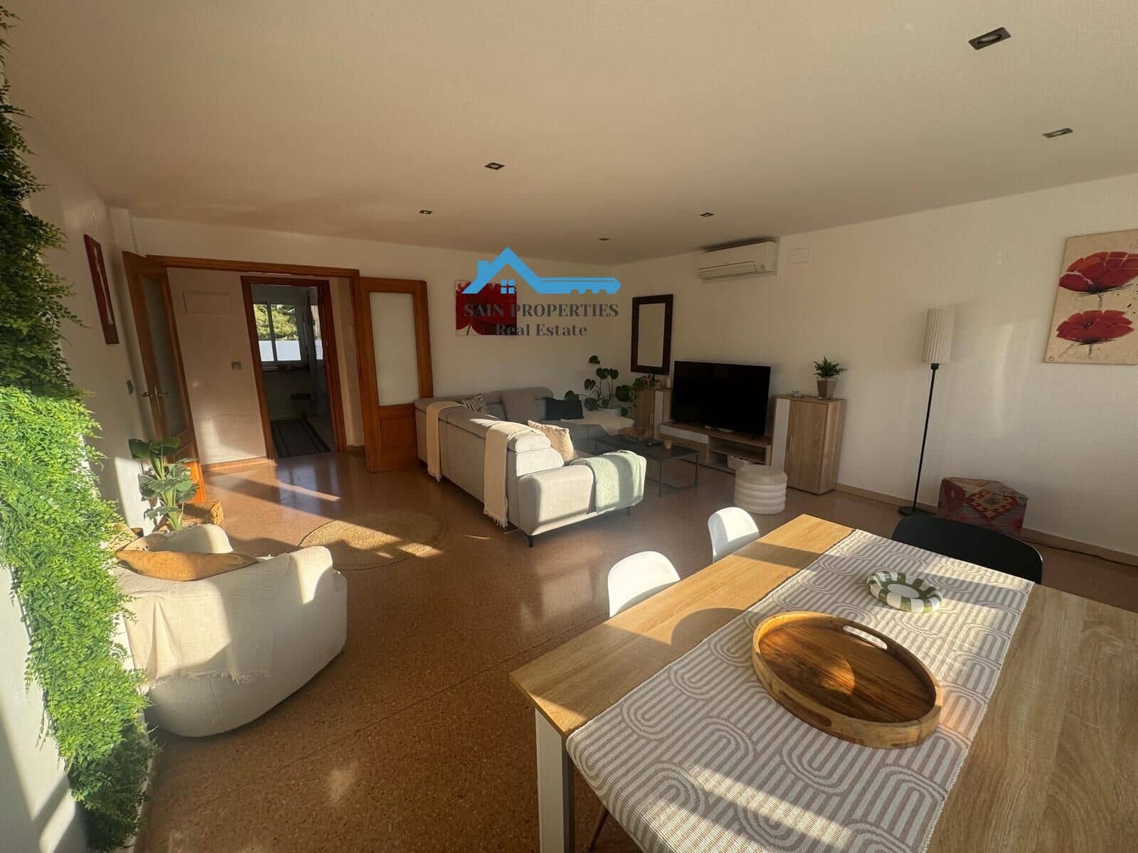 2 bedroom Flat for sale in Benidorm with pool - € 239,000 (Ref: 9440083)