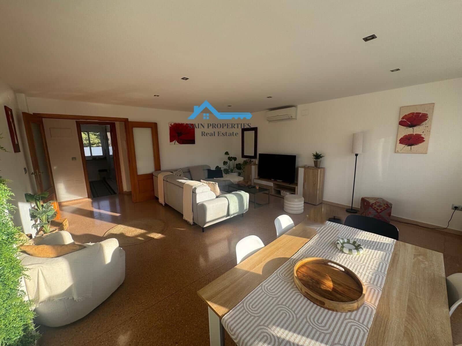 2 bedroom Flat for sale in Benidorm with pool - € 239,000 (Ref: 9440083)