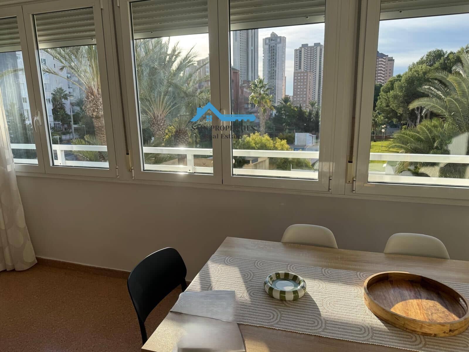 2 bedroom Flat for sale in Benidorm with pool - € 239,000 (Ref: 9440083)