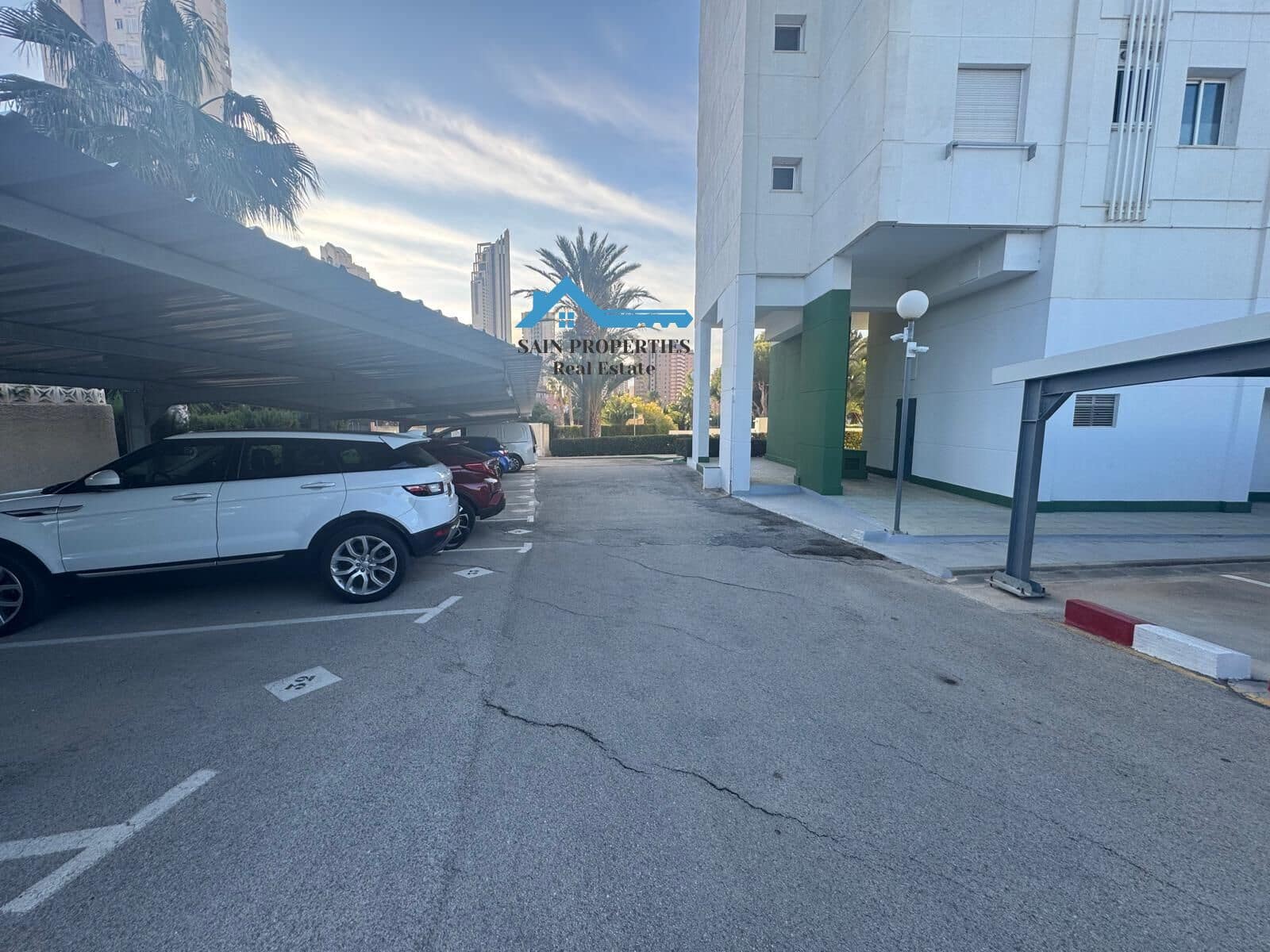 2 bedroom Flat for sale in Benidorm with pool - € 239,000 (Ref: 9440083)