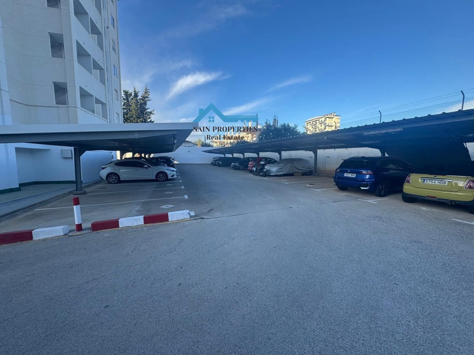 2 bedroom Flat for sale in Benidorm with pool - € 239,000 (Ref: 9440083)