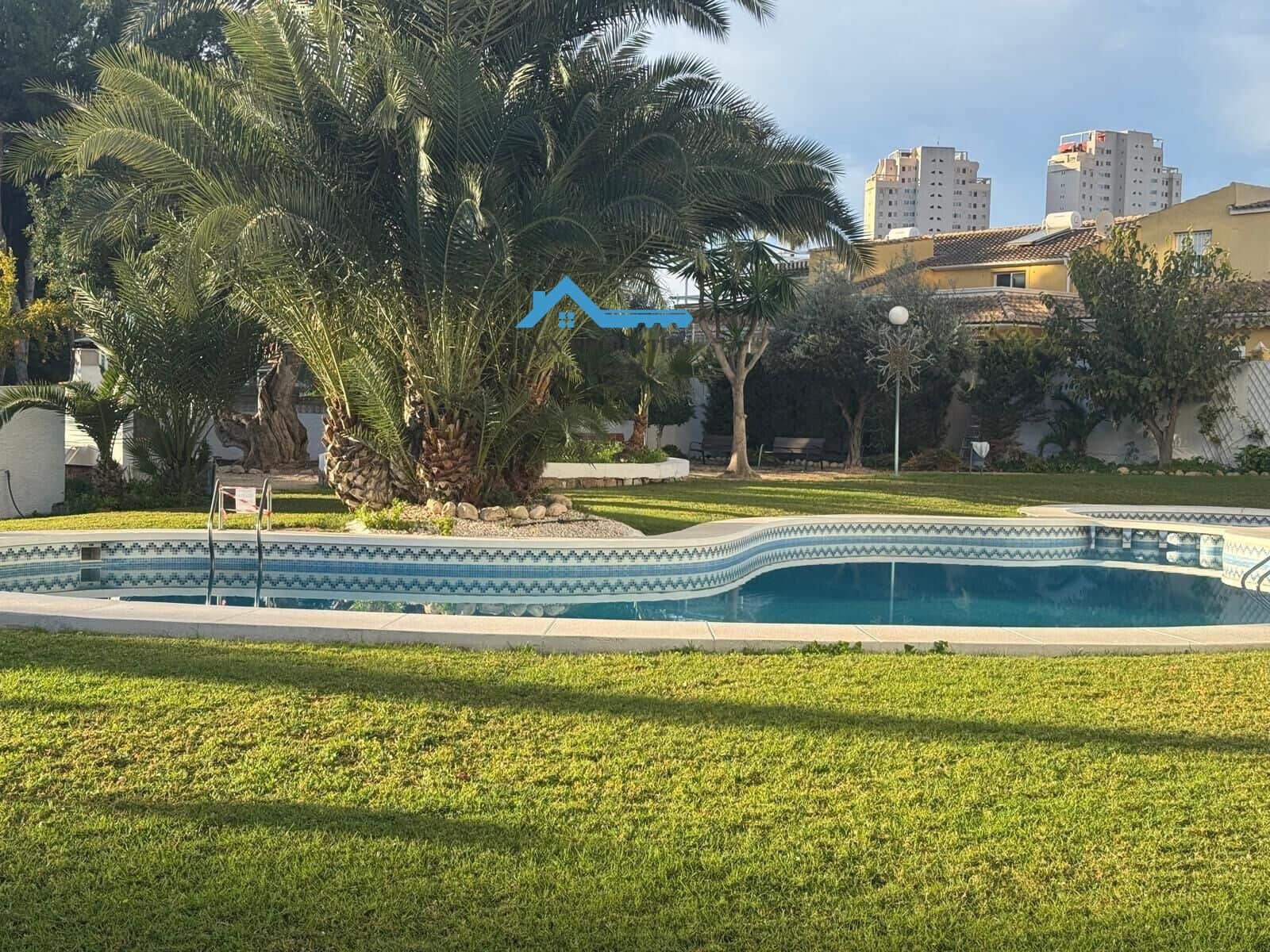 2 bedroom Flat for sale in Benidorm with pool - € 239,000 (Ref: 9440083)