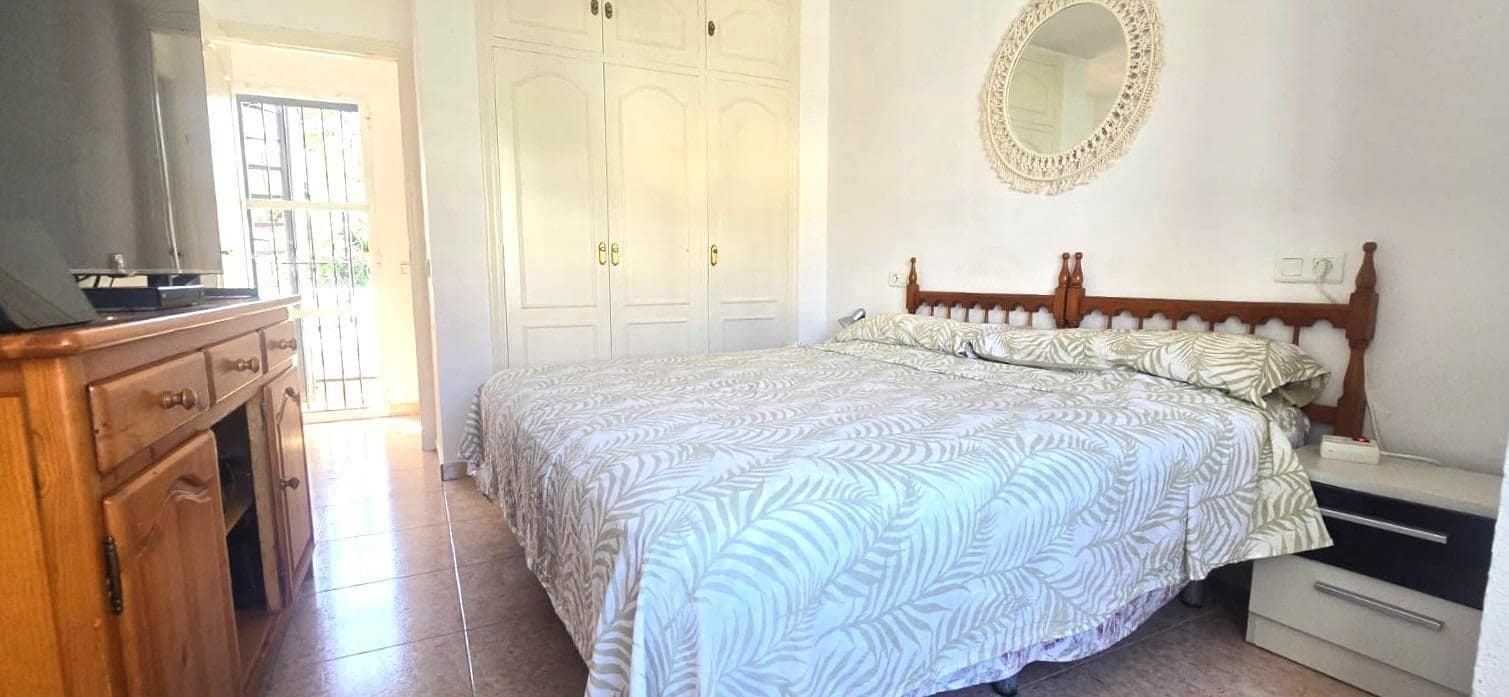 5 quarto Bungalow para venda em La Nucia com piscina - 280 000 € (Ref: 9440089)