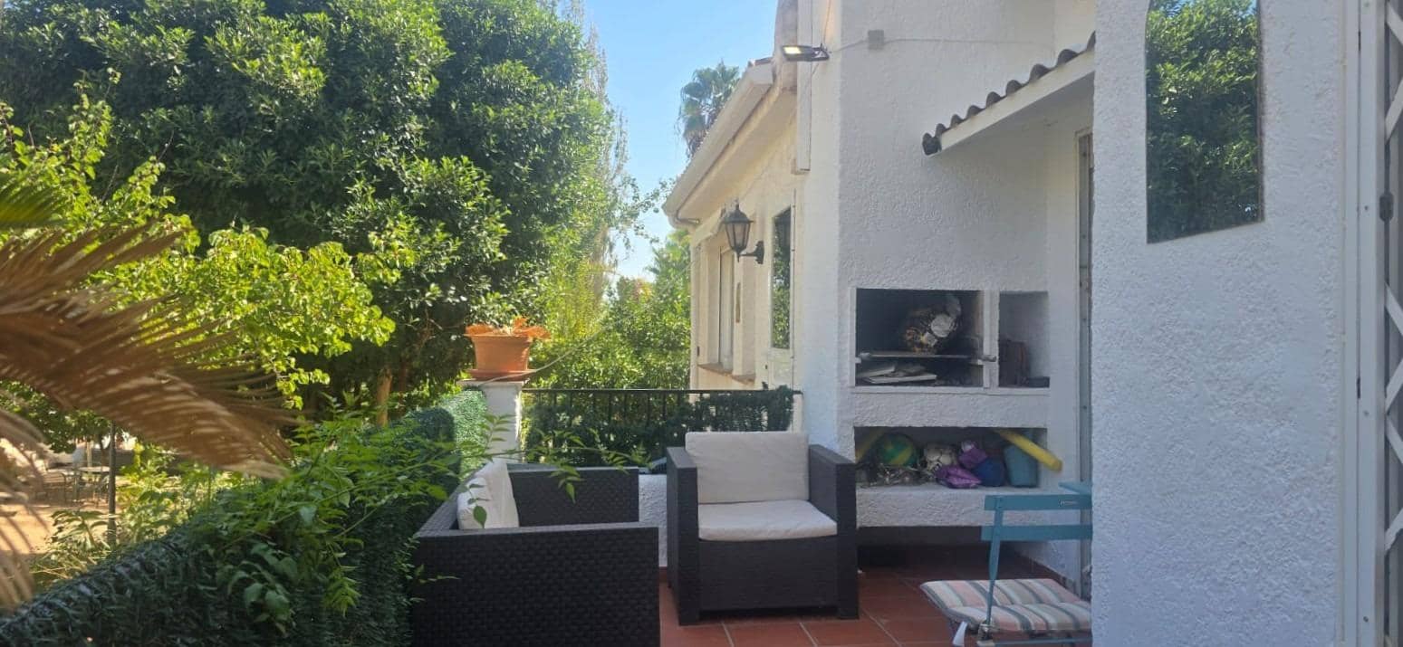 5 quarto Bungalow para venda em La Nucia com piscina - 280 000 € (Ref: 9440089)