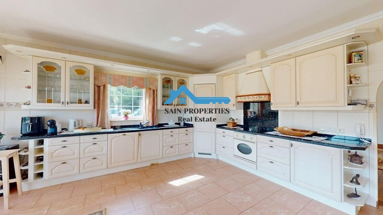 Chalet de 4 habitaciones en Alfaz del Pi / L'Alfàs del Pi en venta con piscina garaje - 850.000 € (Ref: 9446300)