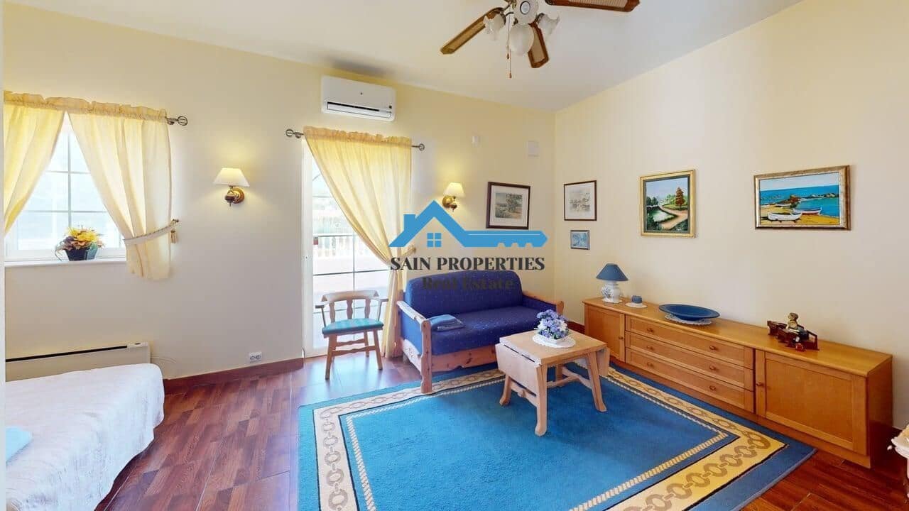 Chalet de 4 habitaciones en Alfaz del Pi / L'Alfàs del Pi en venta con piscina garaje - 850.000 € (Ref: 9446300)