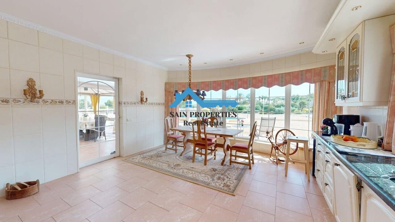 Chalet de 4 habitaciones en Alfaz del Pi / L'Alfàs del Pi en venta con piscina garaje - 850.000 € (Ref: 9446300)