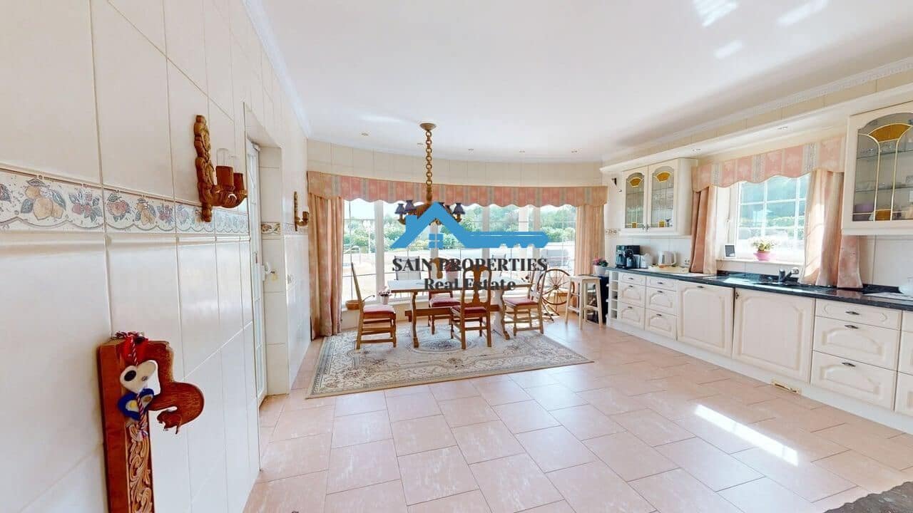 Chalet de 4 habitaciones en Alfaz del Pi / L'Alfàs del Pi en venta con piscina garaje - 850.000 € (Ref: 9446300)