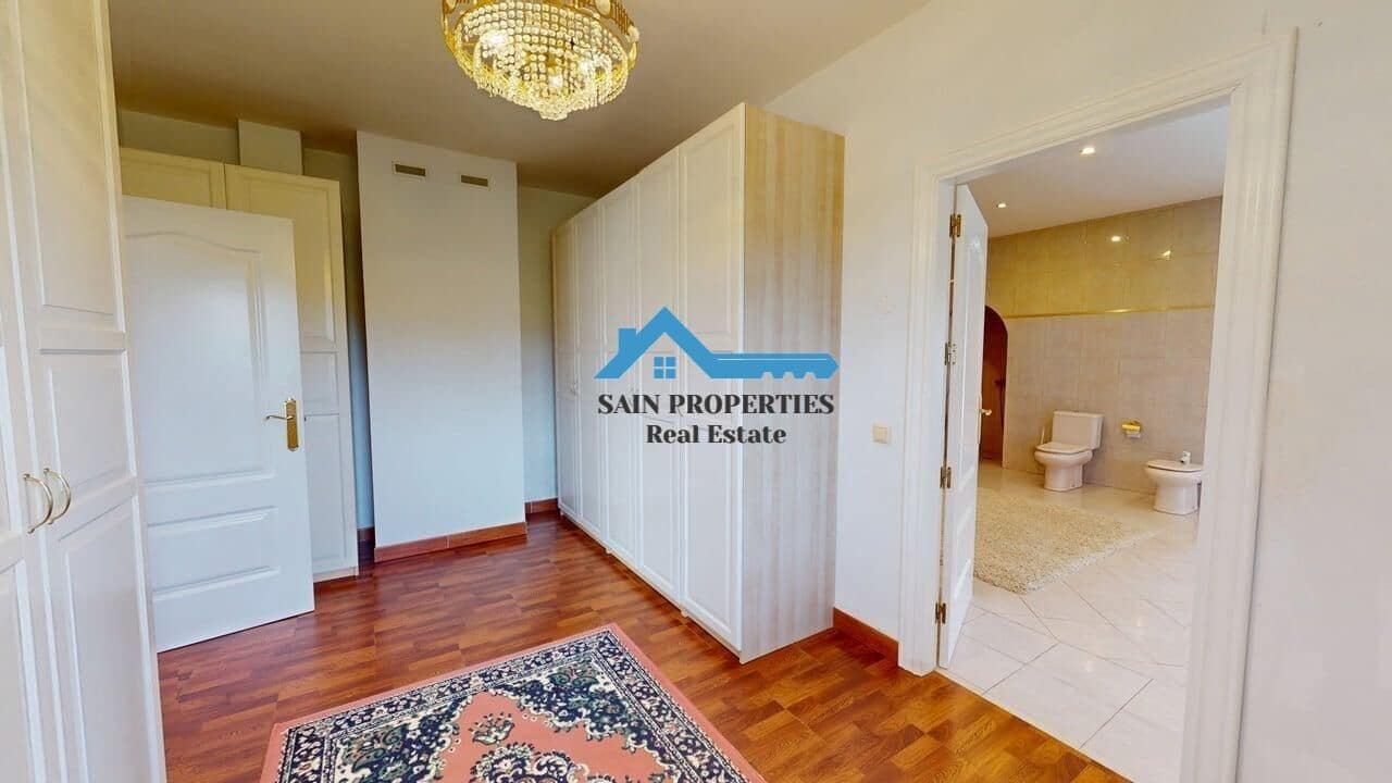 Chalet de 4 habitaciones en Alfaz del Pi / L'Alfàs del Pi en venta con piscina garaje - 850.000 € (Ref: 9446300)