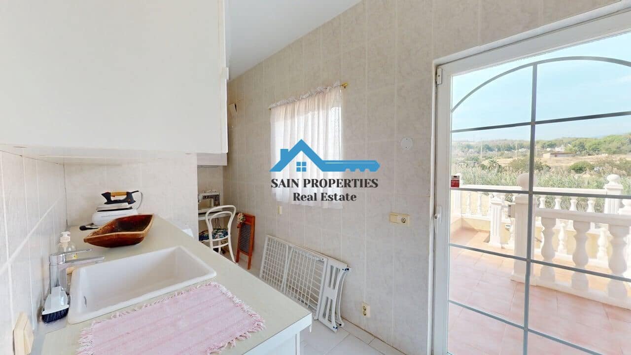 Chalet de 4 habitaciones en Alfaz del Pi / L'Alfàs del Pi en venta con piscina garaje - 850.000 € (Ref: 9446300)