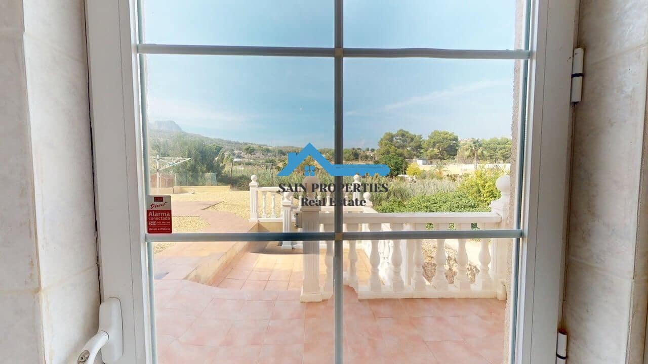 Chalet de 4 habitaciones en Alfaz del Pi / L'Alfàs del Pi en venta con piscina garaje - 850.000 € (Ref: 9446300)