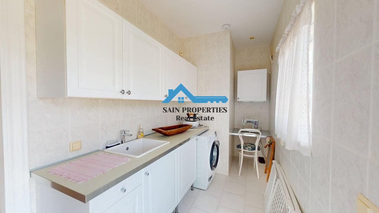 Chalet de 4 habitaciones en Alfaz del Pi / L'Alfàs del Pi en venta con piscina garaje - 850.000 € (Ref: 9446300)