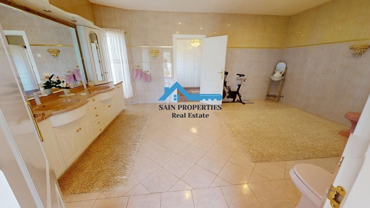 Chalet de 4 habitaciones en Alfaz del Pi / L'Alfàs del Pi en venta con piscina garaje - 850.000 € (Ref: 9446300)