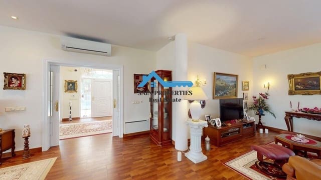 Chalet de 4 habitaciones en Alfaz del Pi / L'Alfàs del Pi en venta con piscina garaje - 850.000 € (Ref: 9446300)