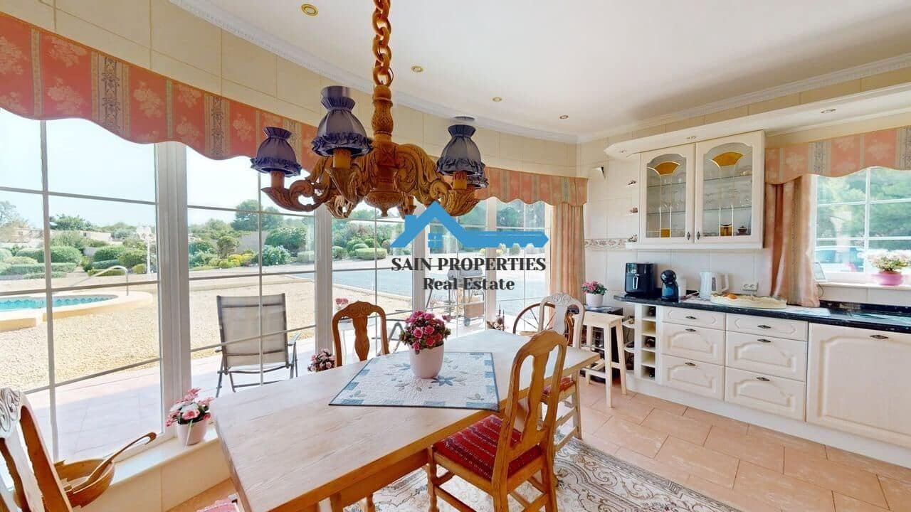 Chalet de 4 habitaciones en Alfaz del Pi / L'Alfàs del Pi en venta con piscina garaje - 850.000 € (Ref: 9446300)