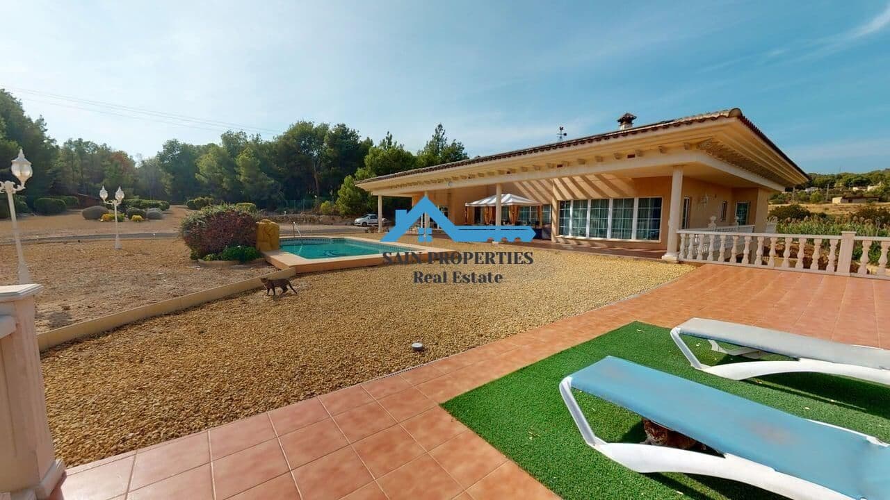 Chalet de 4 habitaciones en Alfaz del Pi / L'Alfàs del Pi en venta con piscina garaje - 850.000 € (Ref: 9446300)