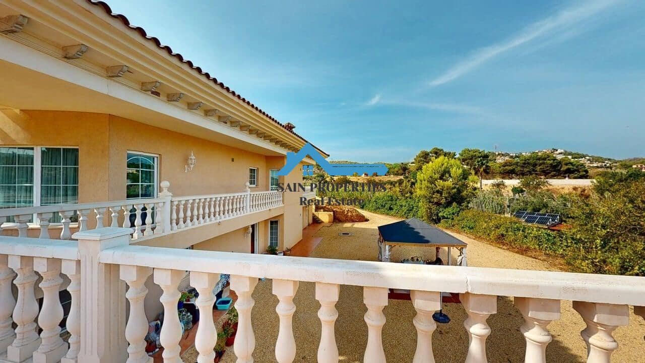 Chalet de 4 habitaciones en Alfaz del Pi / L'Alfàs del Pi en venta con piscina garaje - 850.000 € (Ref: 9446300)