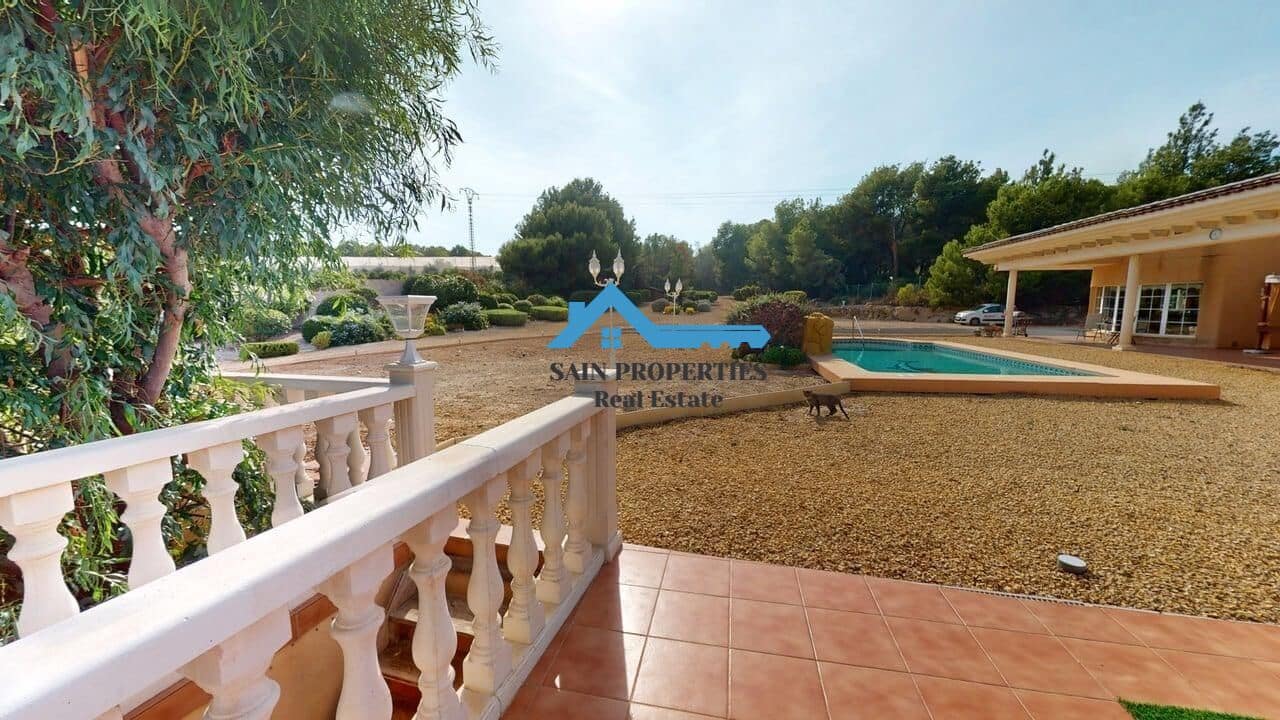Chalet de 4 habitaciones en Alfaz del Pi / L'Alfàs del Pi en venta con piscina garaje - 850.000 € (Ref: 9446300)