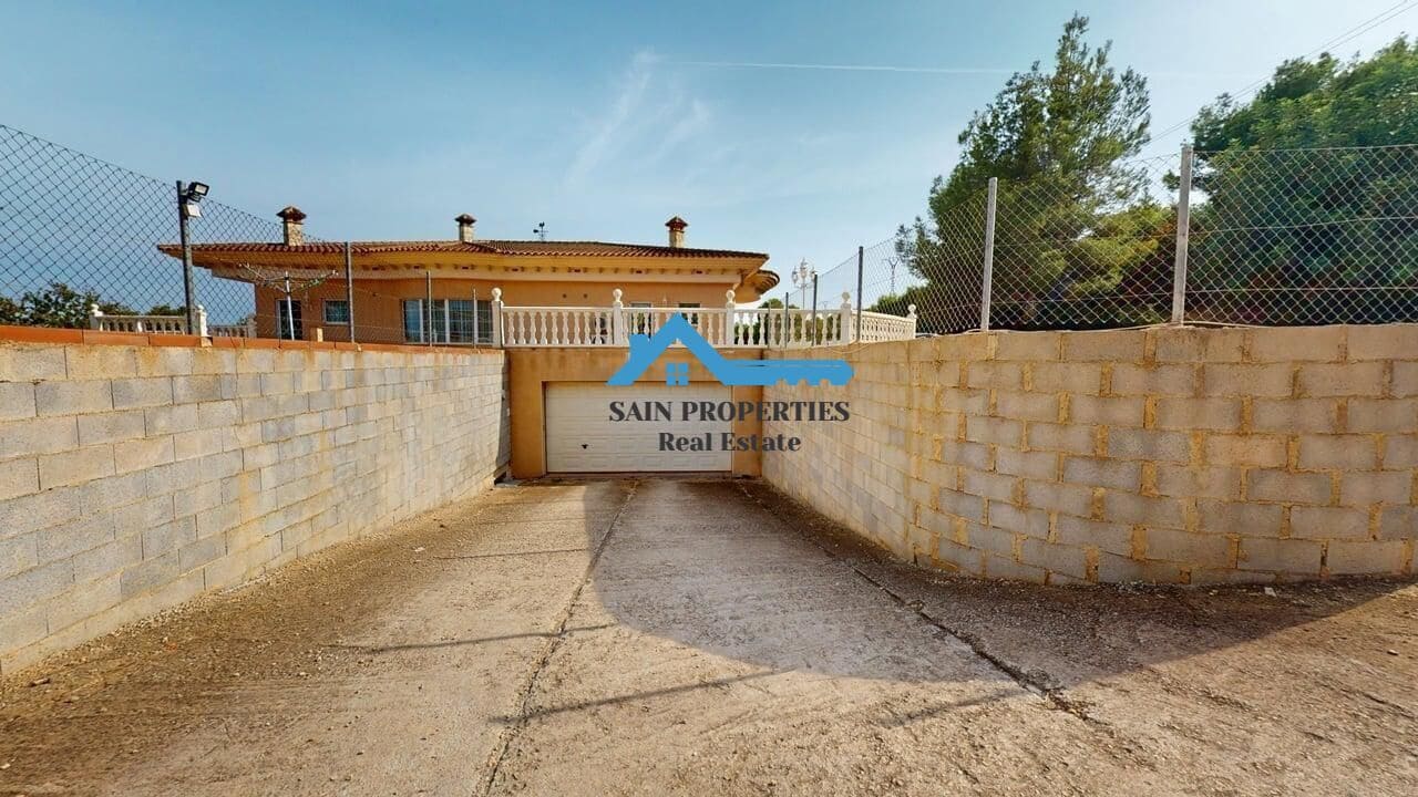 Chalet de 4 habitaciones en Alfaz del Pi / L'Alfàs del Pi en venta con piscina garaje - 850.000 € (Ref: 9446300)