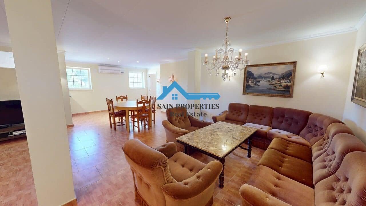 Chalet de 4 habitaciones en Alfaz del Pi / L'Alfàs del Pi en venta con piscina garaje - 850.000 € (Ref: 9446300)