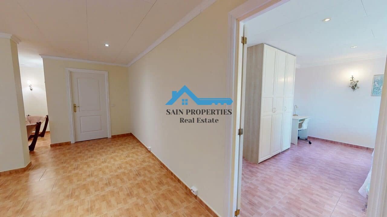 Chalet de 4 habitaciones en Alfaz del Pi / L'Alfàs del Pi en venta con piscina garaje - 850.000 € (Ref: 9446300)