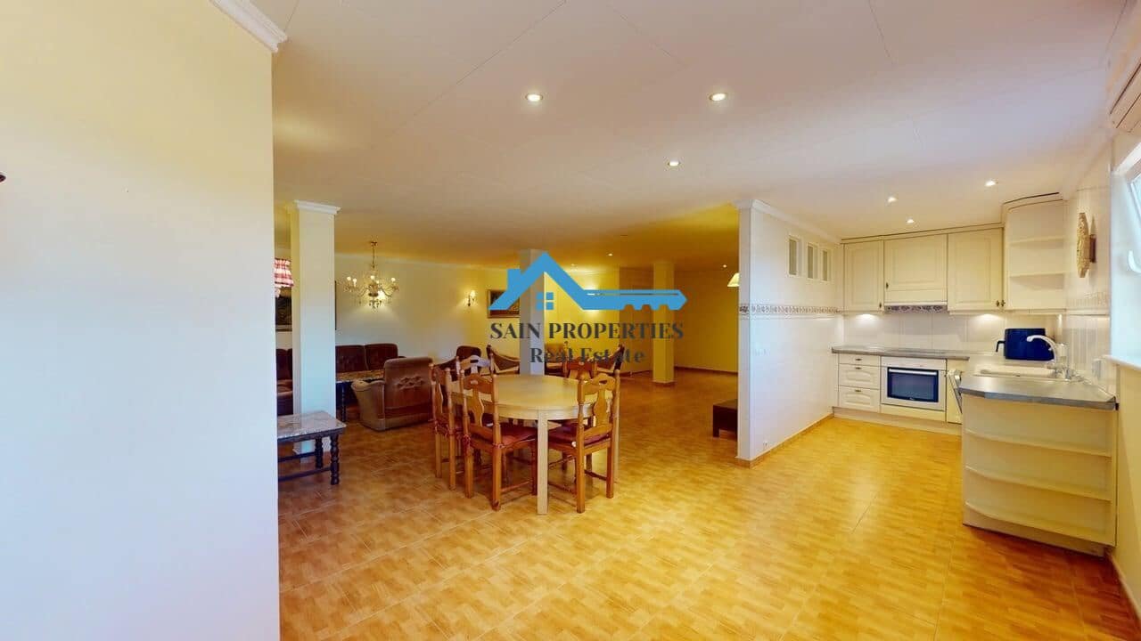 Chalet de 4 habitaciones en Alfaz del Pi / L'Alfàs del Pi en venta con piscina garaje - 850.000 € (Ref: 9446300)