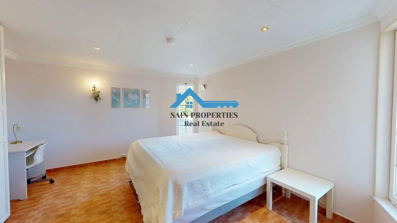 Chalet de 4 habitaciones en Alfaz del Pi / L'Alfàs del Pi en venta con piscina garaje - 850.000 € (Ref: 9446300)