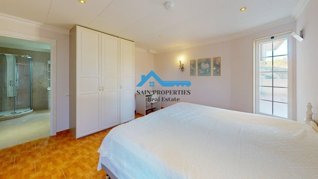 Chalet de 4 habitaciones en Alfaz del Pi / L'Alfàs del Pi en venta con piscina garaje - 850.000 € (Ref: 9446300)