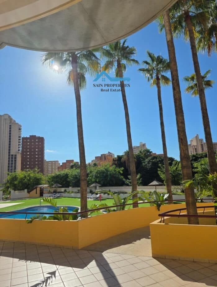 2 quarto Apartamento para venda em Benidorm com piscina - 255 000 € (Ref: 9446302)