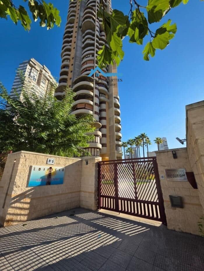 2 quarto Apartamento para venda em Benidorm com piscina - 255 000 € (Ref: 9446302)