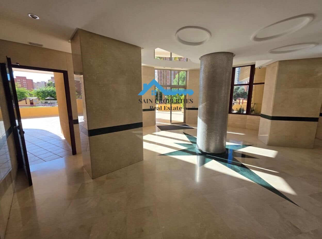 2 quarto Apartamento para venda em Benidorm com piscina - 255 000 € (Ref: 9446302)